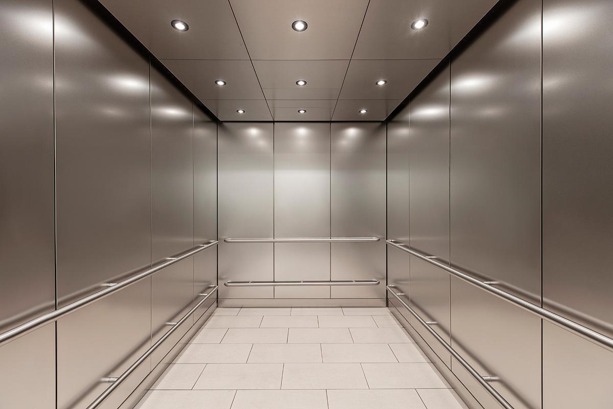 Облицовка порталов лифтов